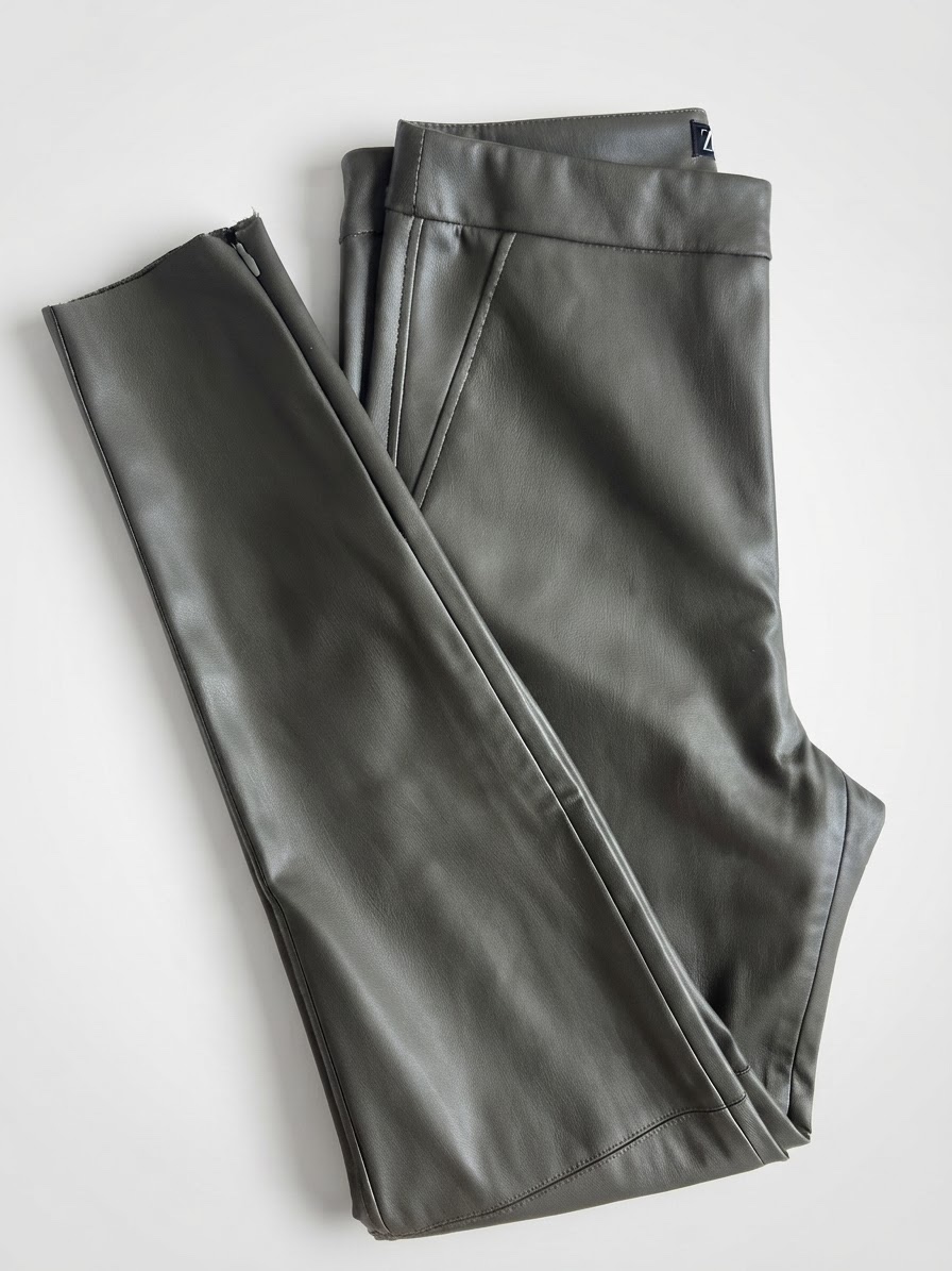 Pantalon semi cuir vert kaki