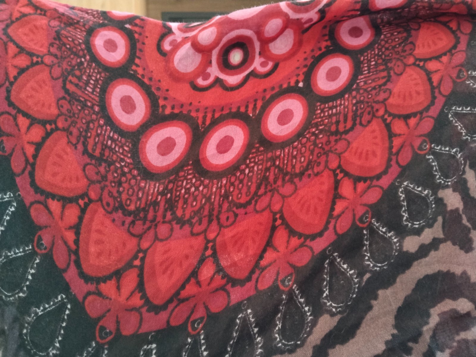 Grand foulard Desigual 
