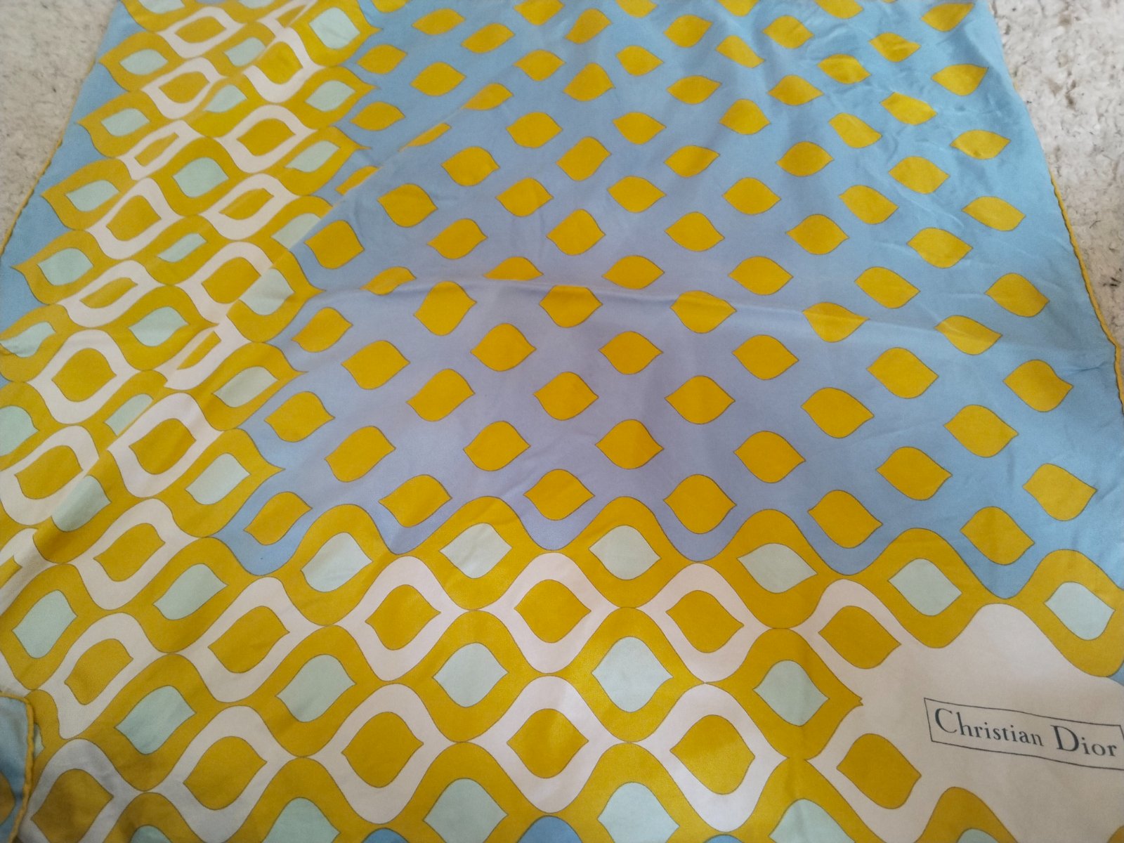 Foulard en soie christian Dior 