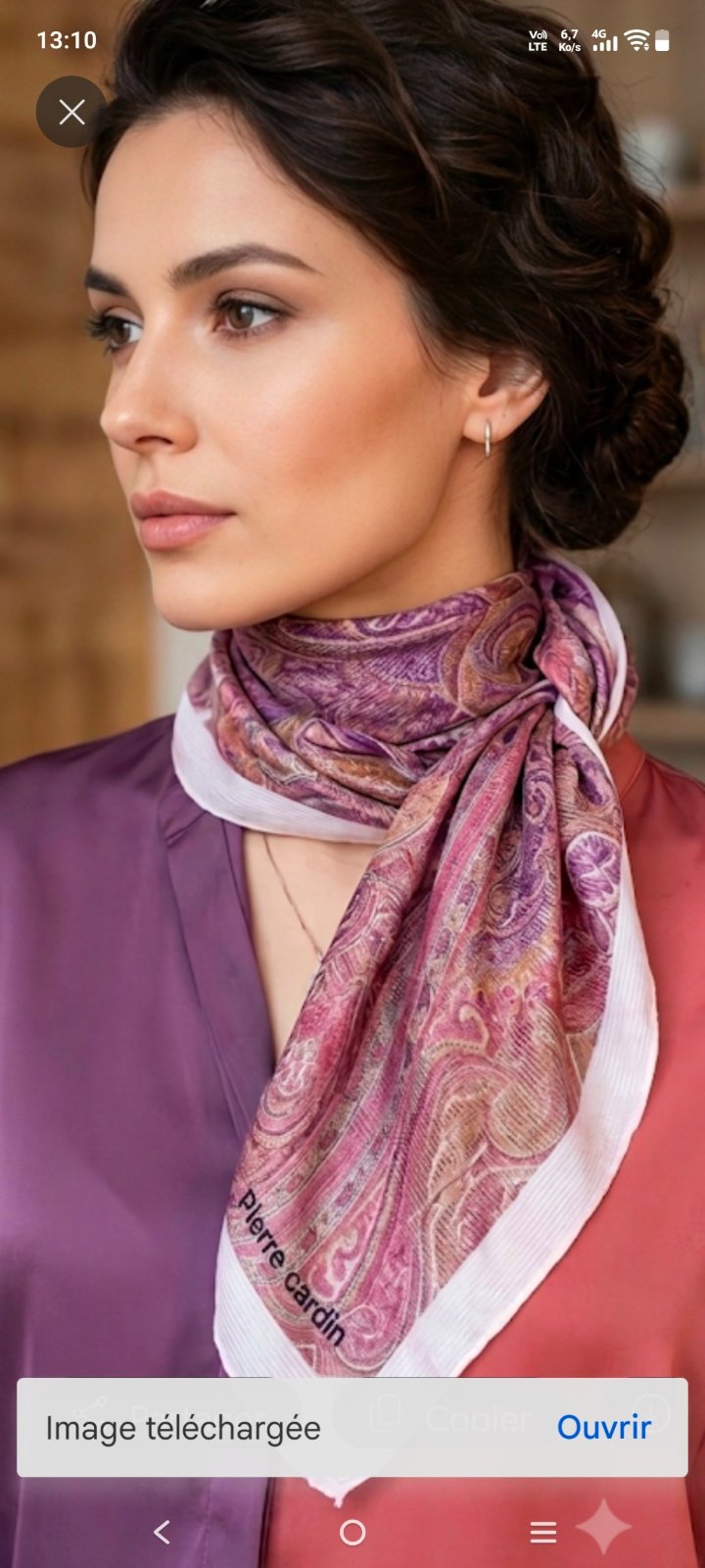 Foulard en soie pierre cardin 