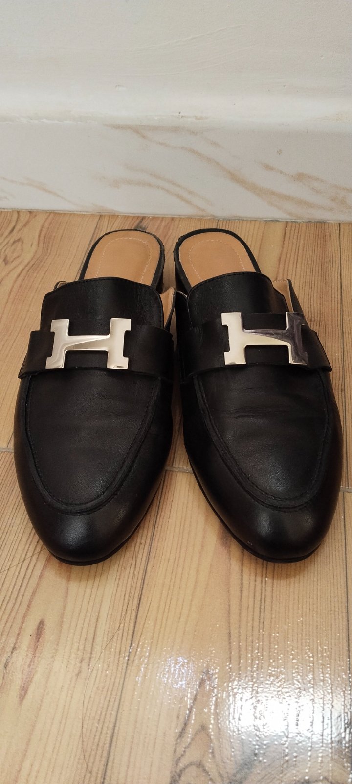 H pointure 37.5