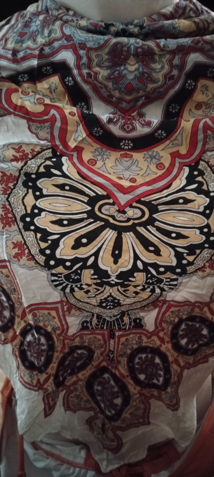 Grand foulard en soie Massimo Dutti 
