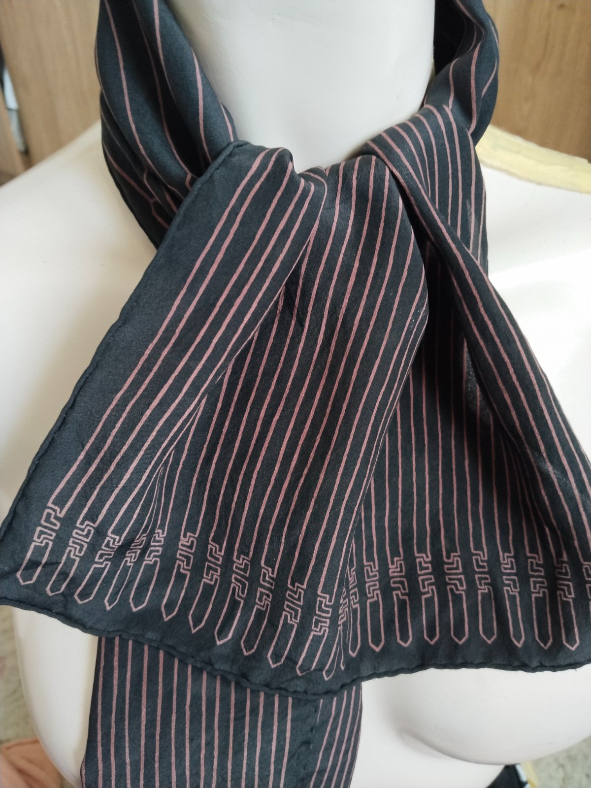 Foulard en soie lanvin 