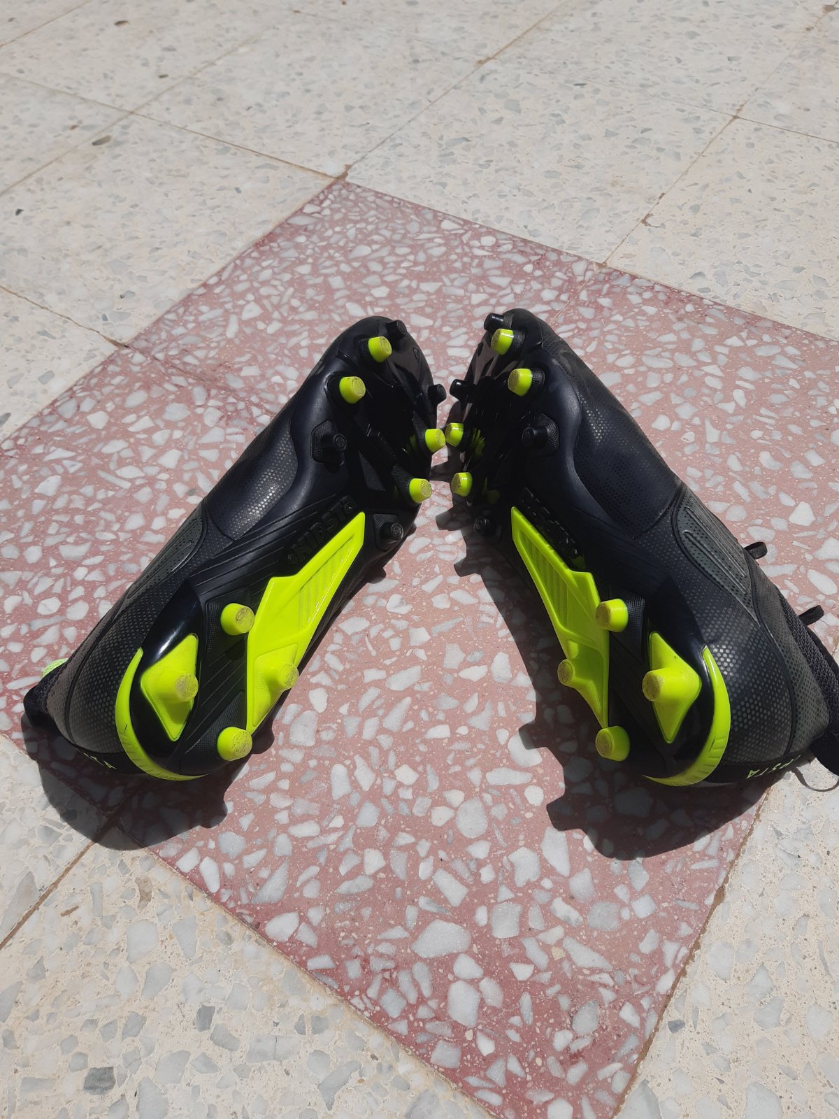 Crampon kipsta  ( decathlon) pour football 