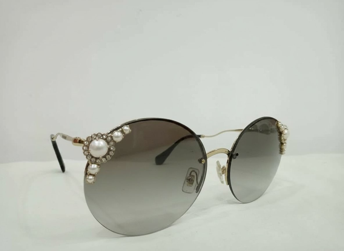Lunette authentique de la marque miu miu 