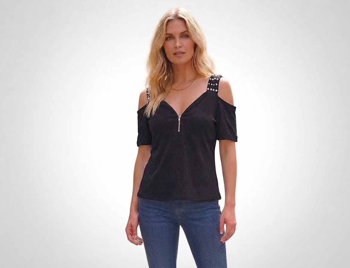 Pull noire avec perles