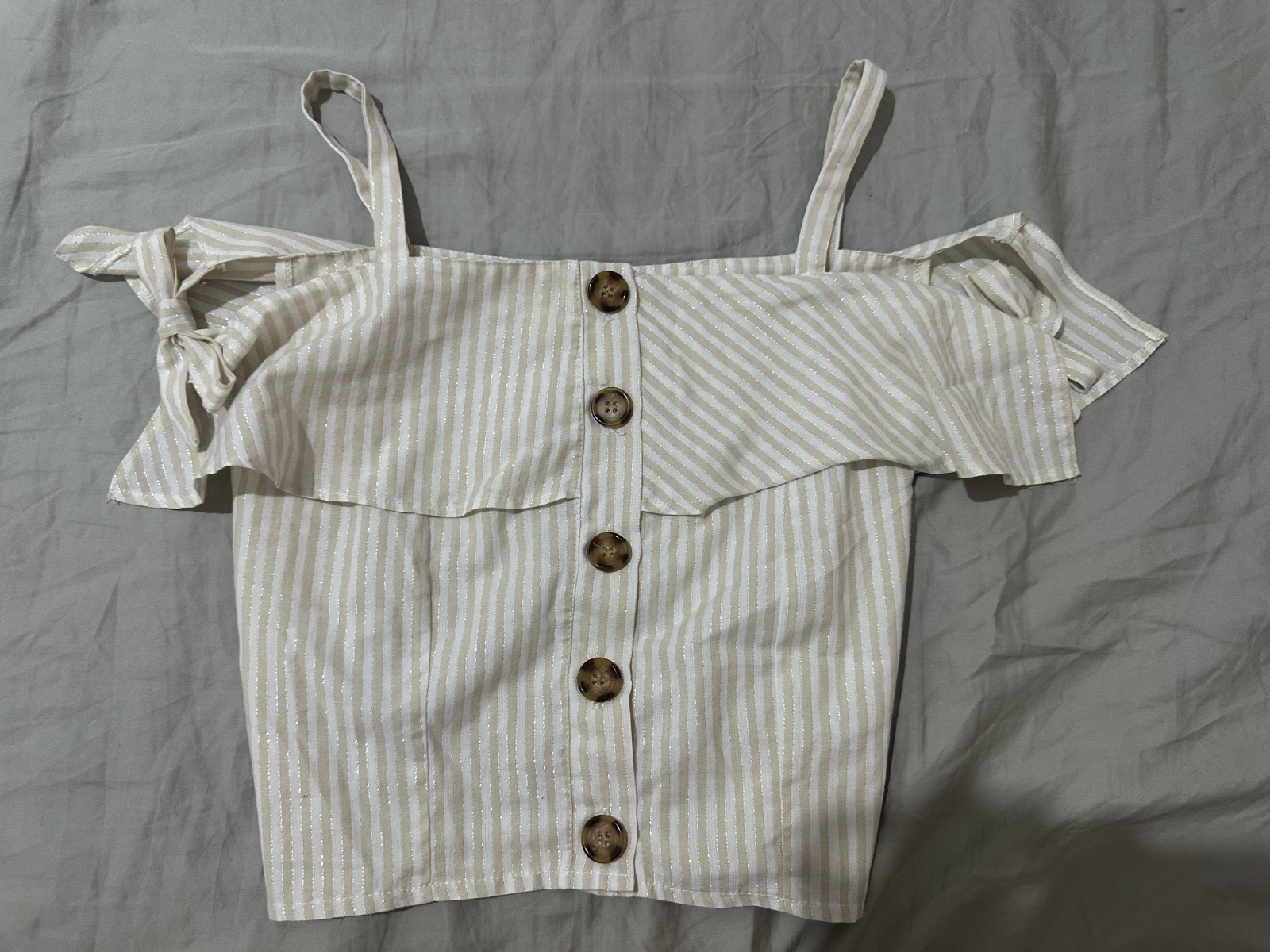     Top à bretelles rayé avec boutons