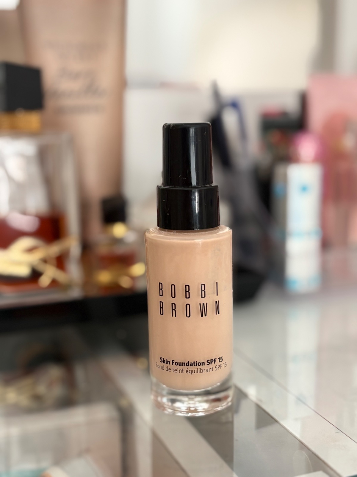 Fondetain de la lark bobbi brown 