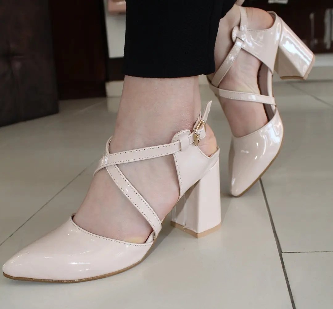 Escarpins demi talon nude 