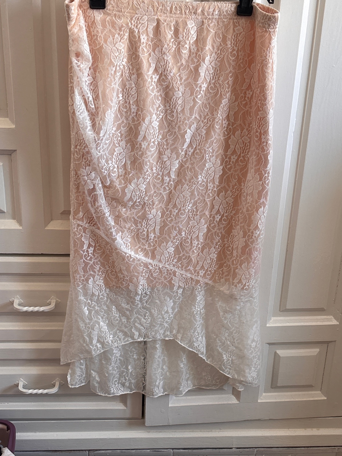 Jupe midi longue en dentelle blanche