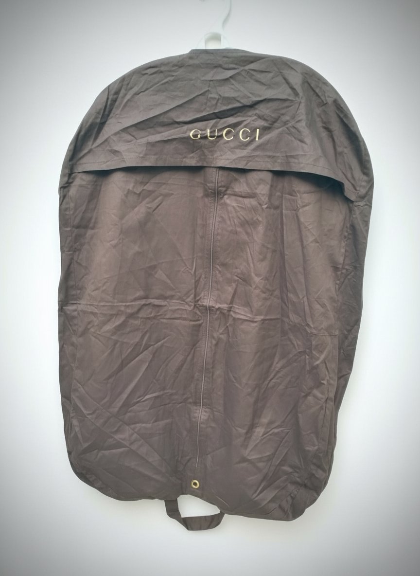 Cache costume Gucci