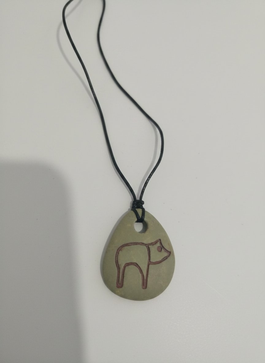 Collier horoscope chinois sanglier  gravé sur pierre 