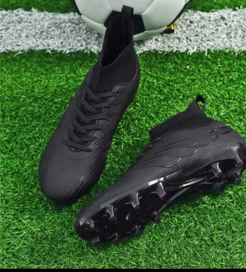 Crampons de football neufs 🇫🇷 Disponible en noir 