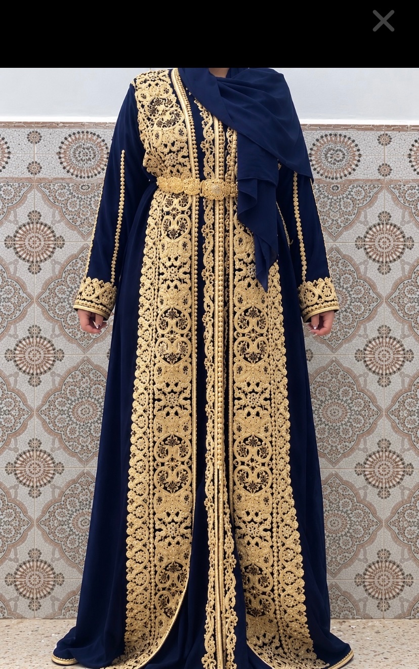 Caftan traditionnel bleu marine et doré ✨👑