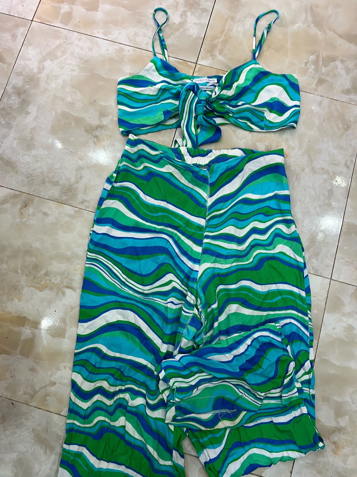 Set multicolore taille 42 mais tlabes 38fort 