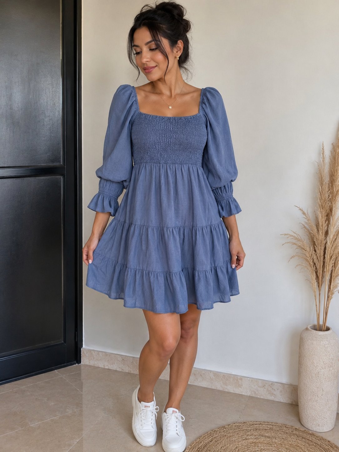 Robe courte cloche à volants.