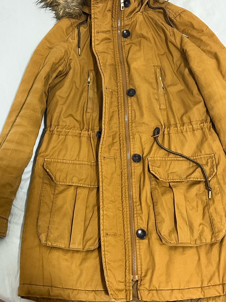 Je viiiiiiiide ce manteau 💛❄️