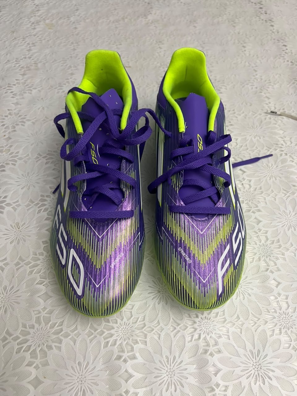 Crampons adidas F50 