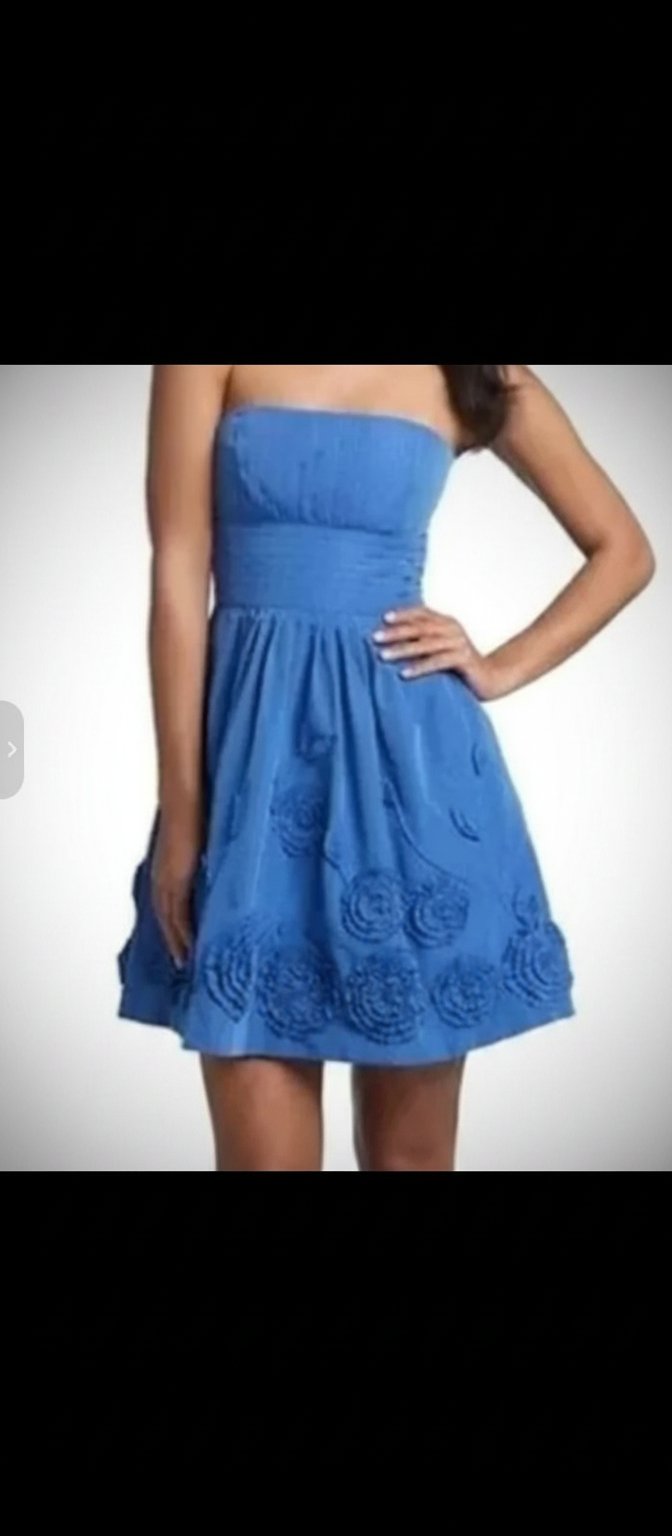 Robe coquette importé pour soirée de marque Bcbg Maxazria
