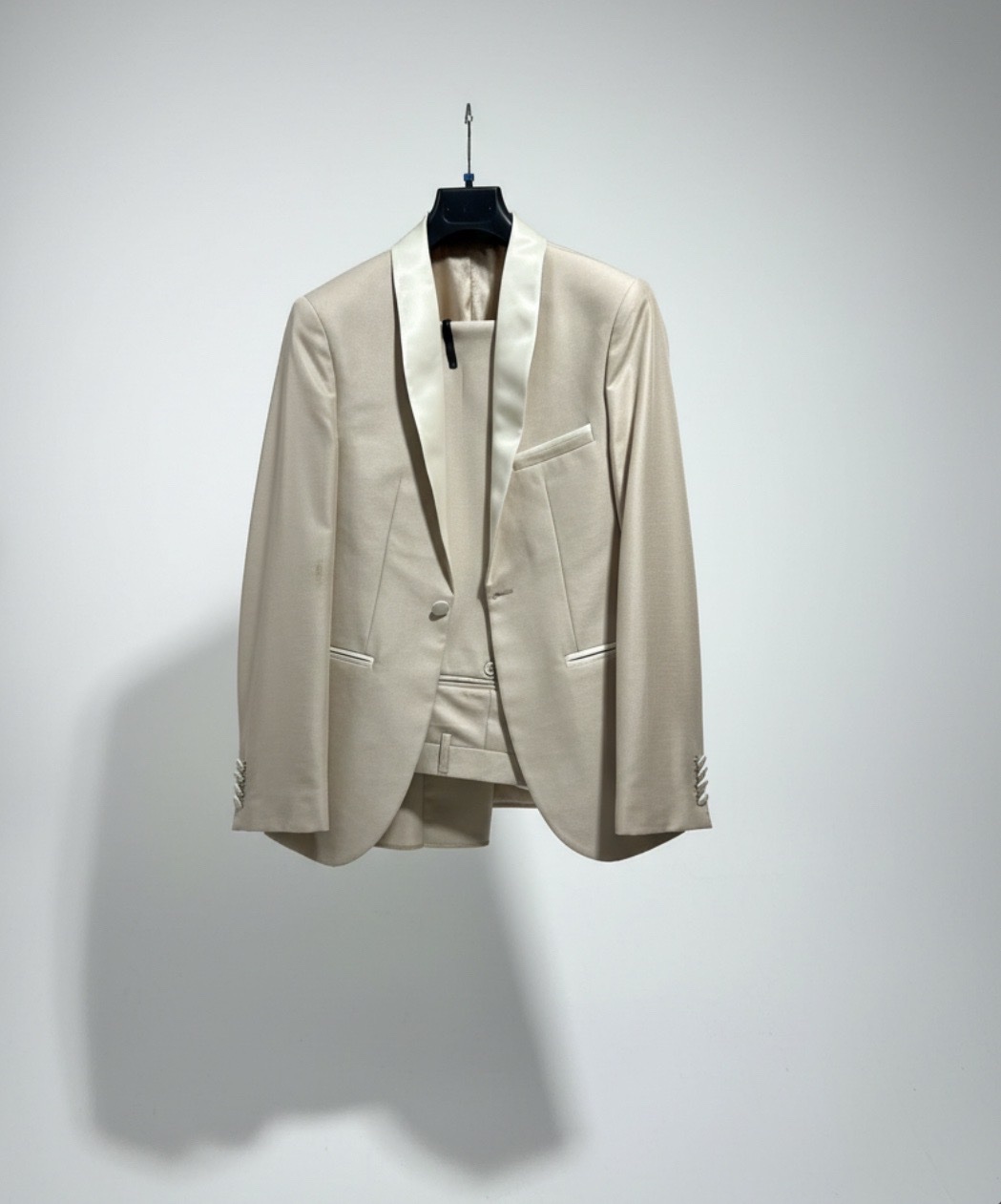 Costume beige deux piéces 