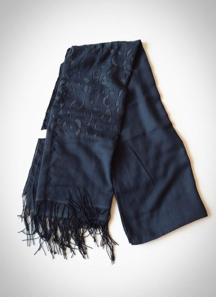 Foulard rectangulaire bleu foncé Aker