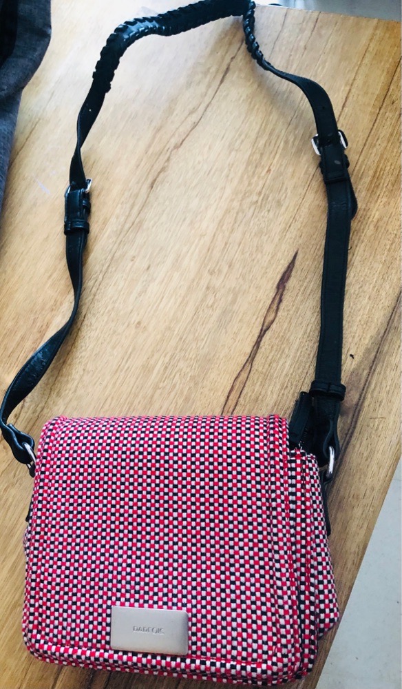 Sac rouge parfois