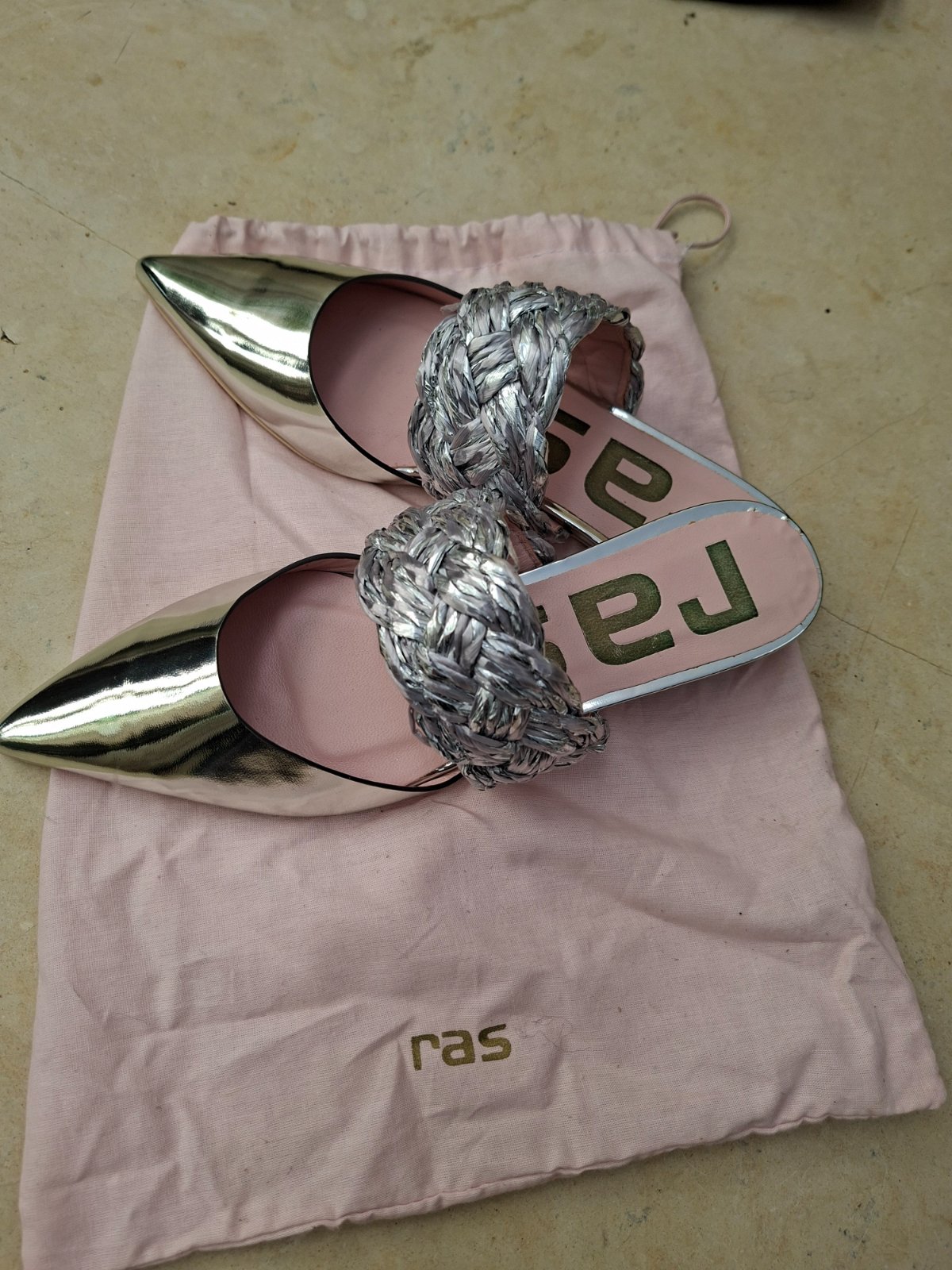 Siver shoes ras