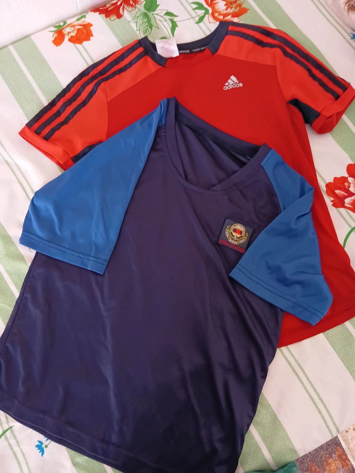 Pulls sport enfant 