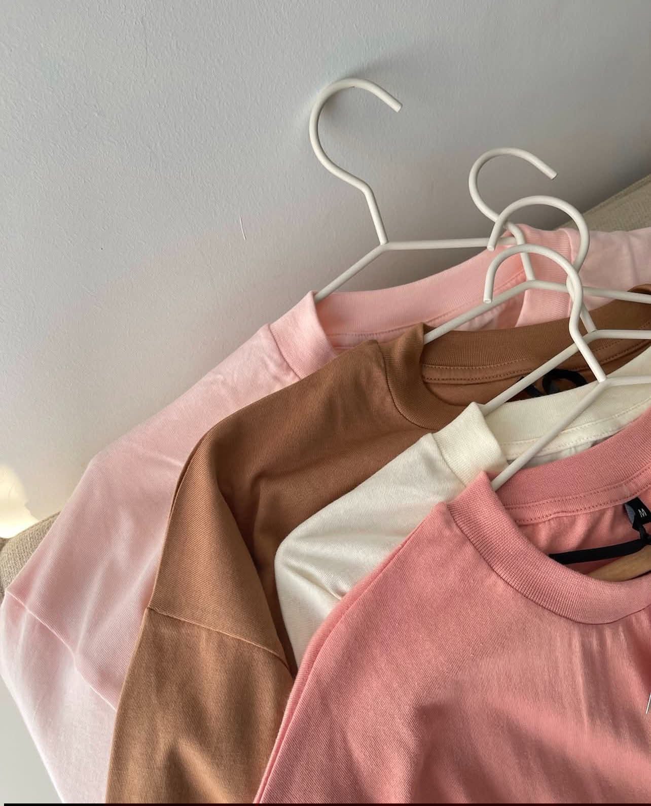Lot deux pulls longues manches 100%coton :un pull marron et un pull rose poudré 