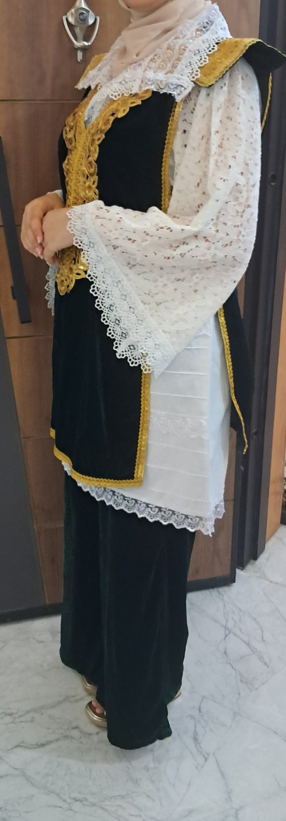 لبسة حمامية متحجبة للبيع