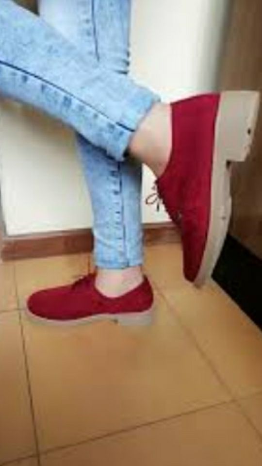 Chaussure daim de style italien