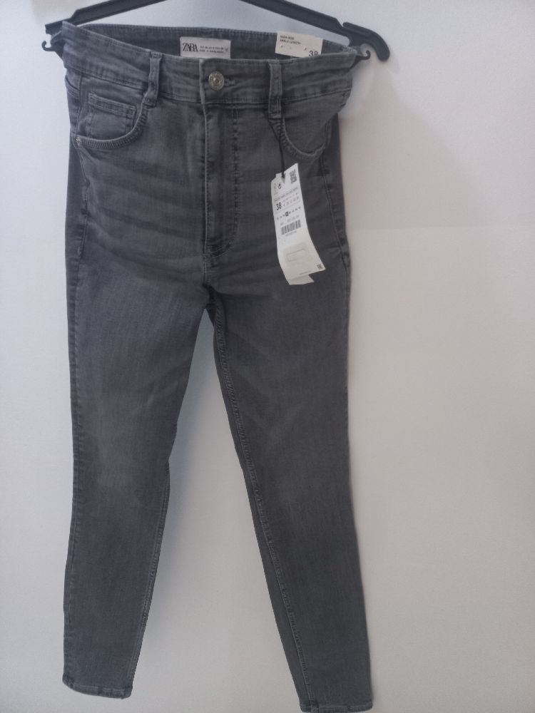 Pantalon Zara jamais utilisé avec étiquettes 
