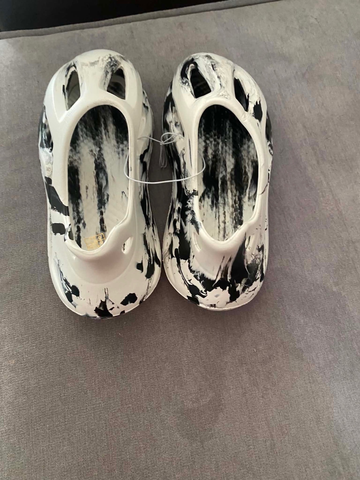 Yeezy Foam Runner – Black & White Marble 