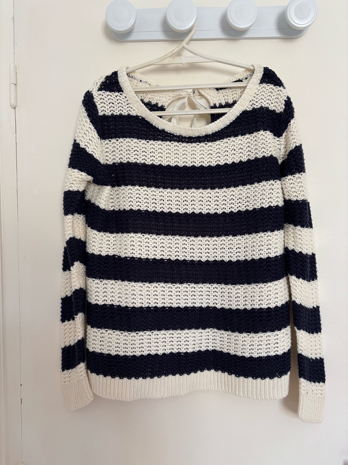 Pull  blanc et bleu 