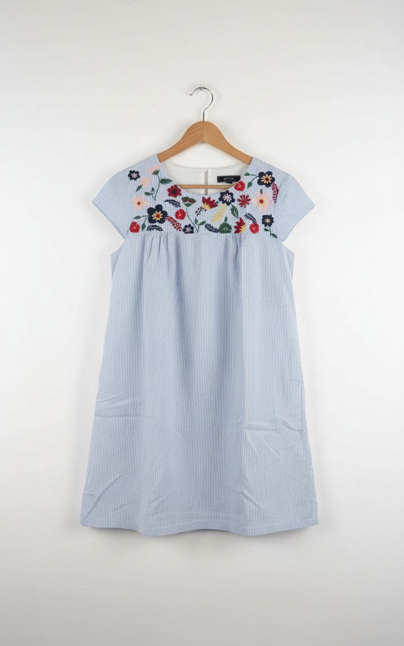 Robe mini brodee
