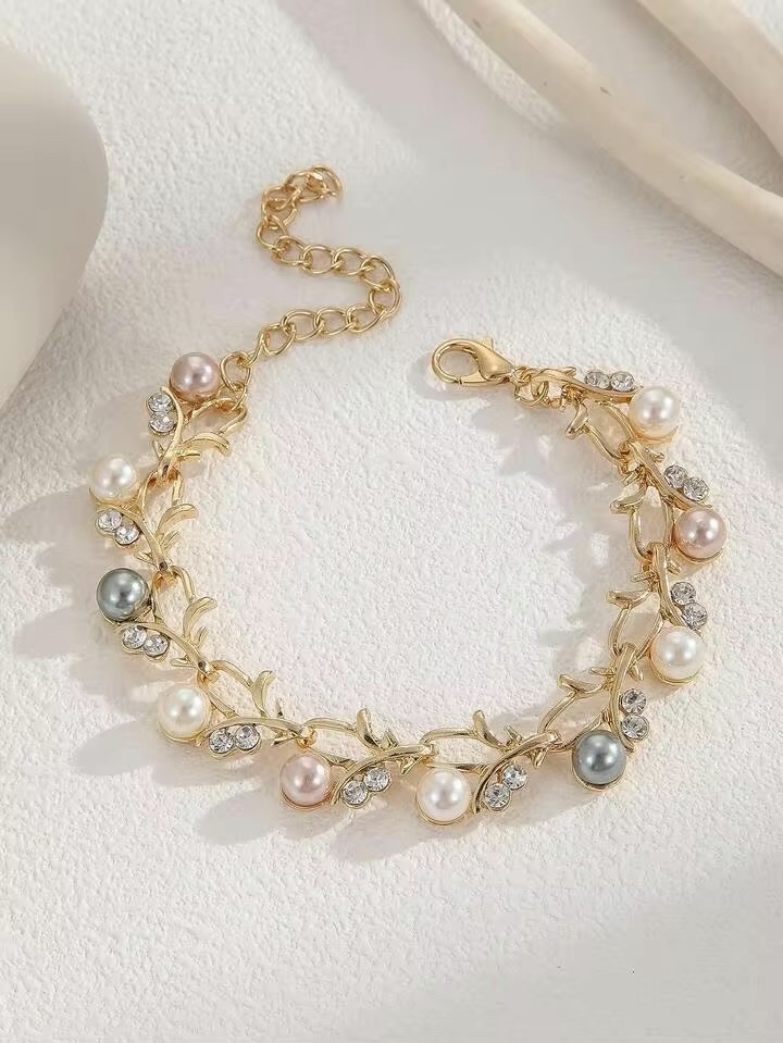 Bracelet chaîne de luxe avec feuille, perles et strass ✨🍃