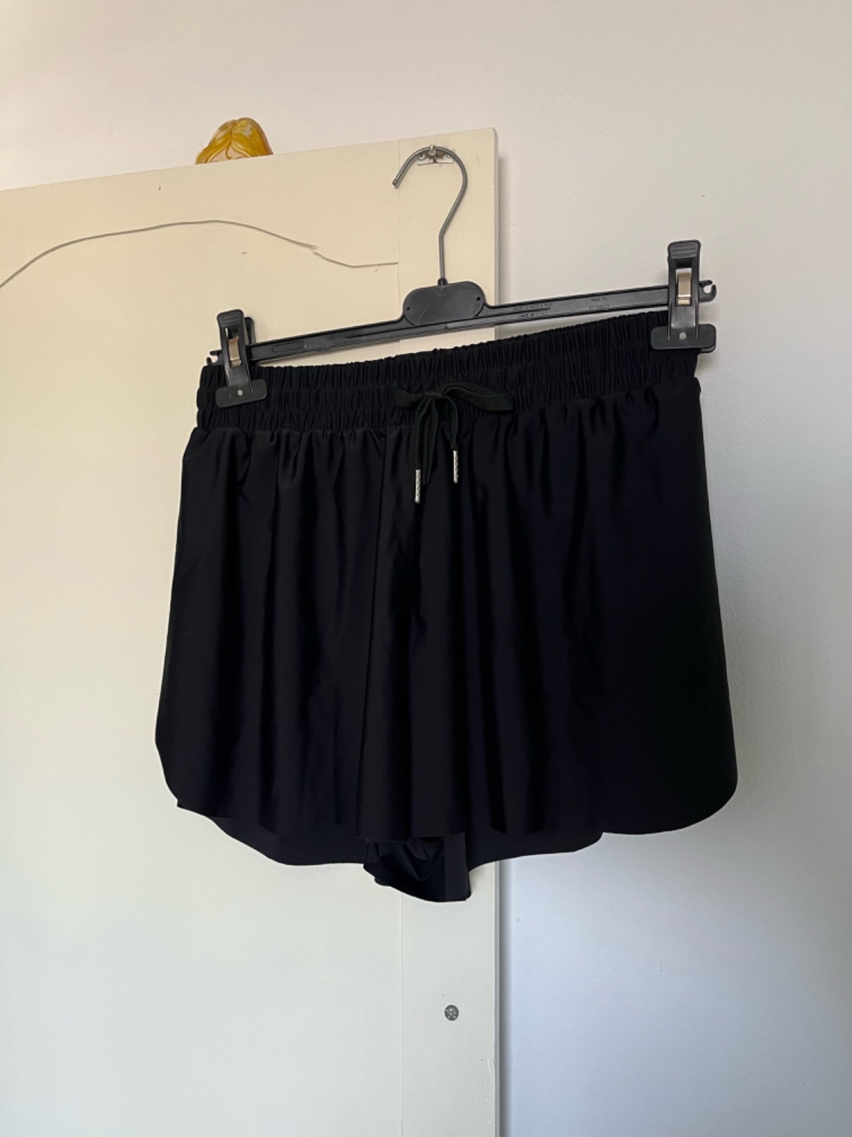 Short cache maillot 