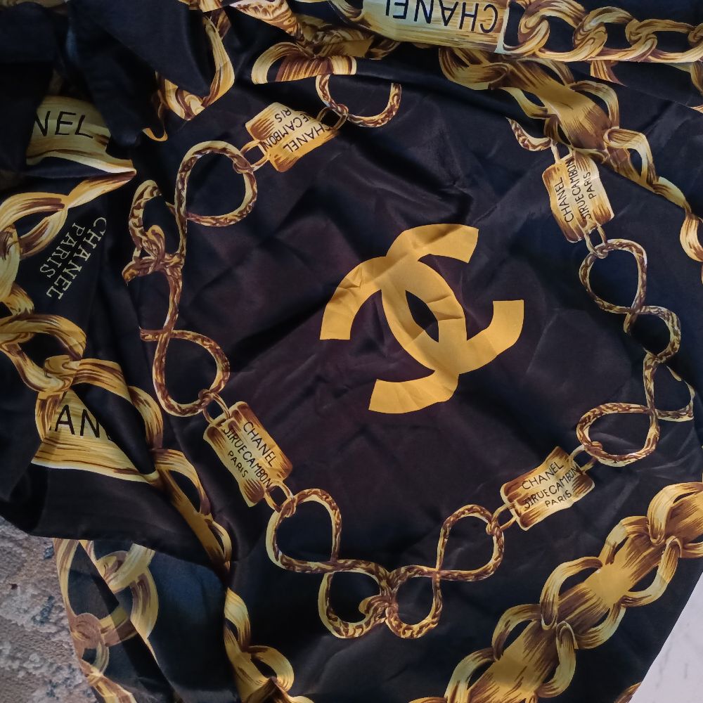 carré de soie Chanel 