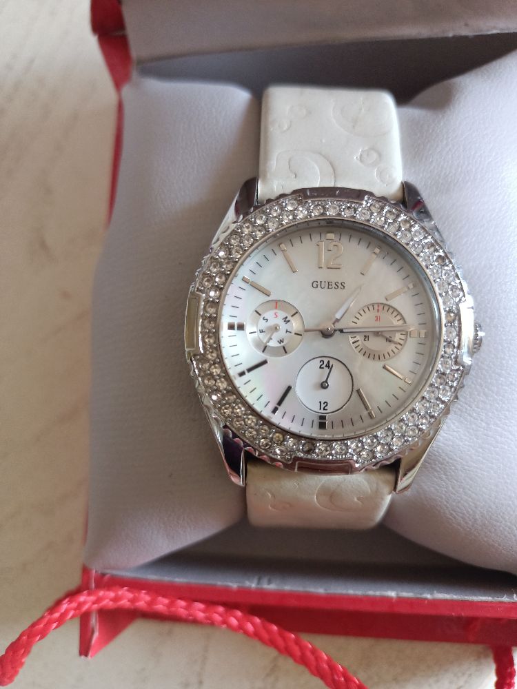montre guess