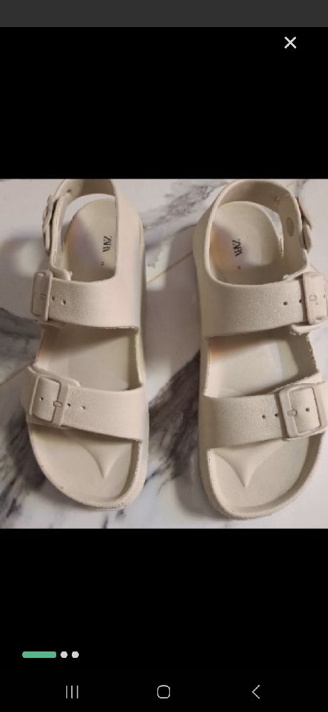 Sandales plastiques Zara