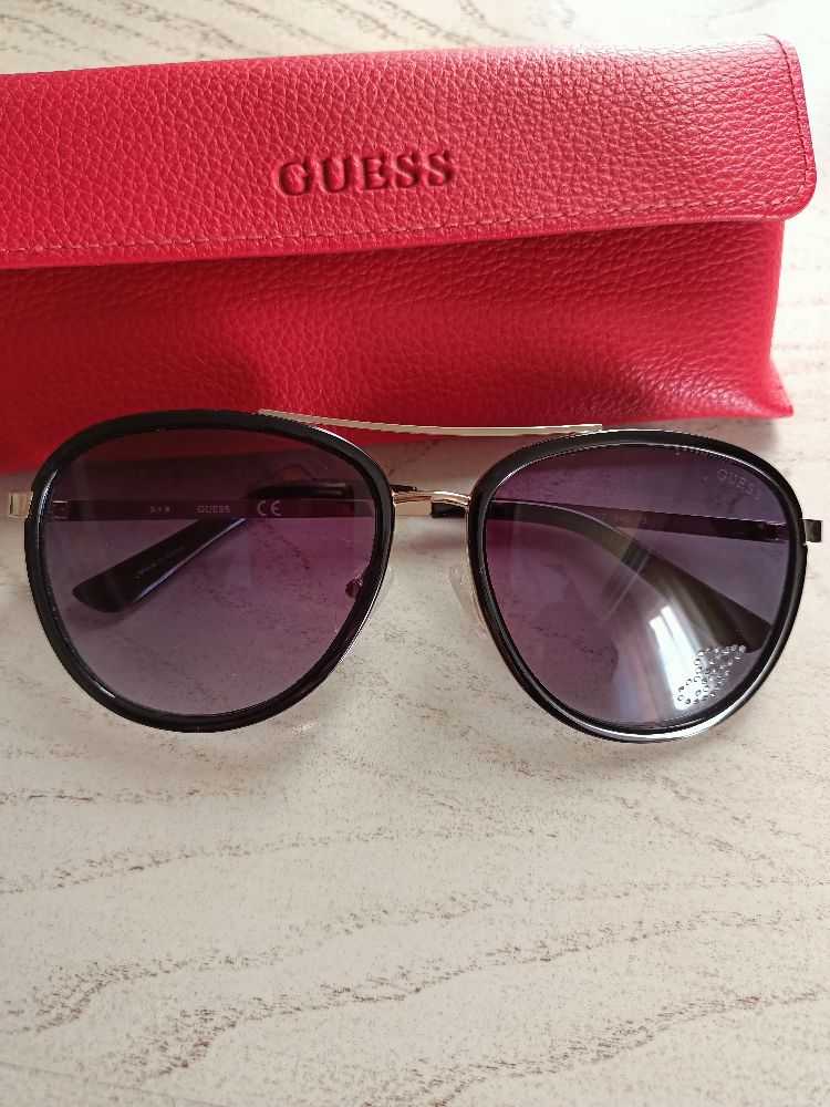 lunettes de soleil ☀️ Guess authentique a