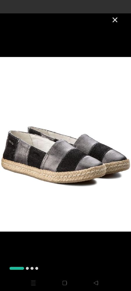mocassin