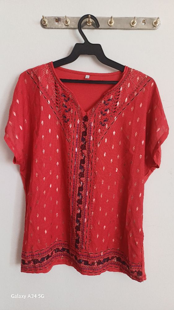 ✨ T-shirt rouge vif imprimé bronze – Maboutiqueplus ✨