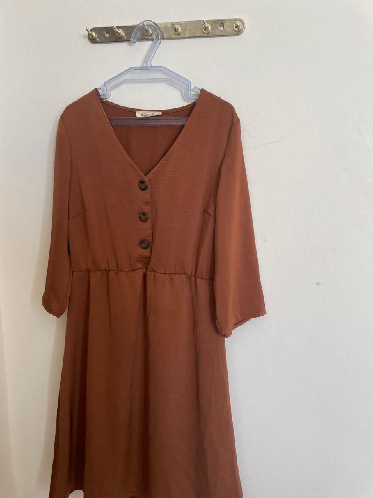 PROFITEZZ ROBE MIDI CAMEL SATINE 40 DT valable pour 24h