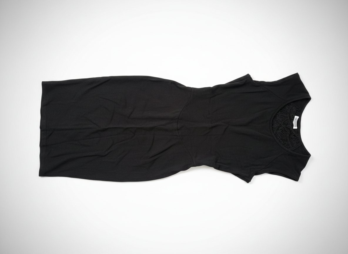 Robe noire, dos dentelle 