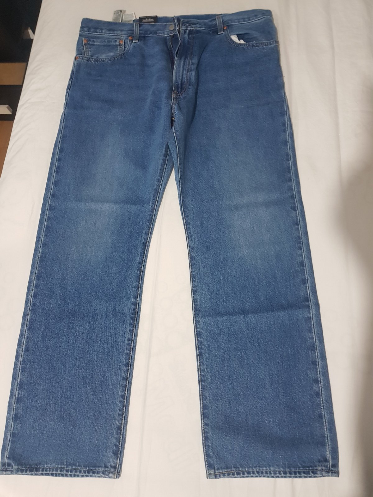 Jean Levi's 551 Z neuf pour homme taille 48 Longueur 82 cm(W 38, L 32) .