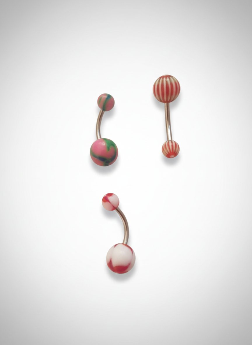 Lot de 3 Piercings pour le nombril en acier chirurgical avec des boules en acrylique coloré.