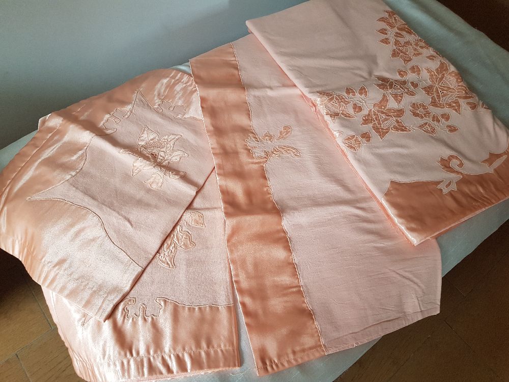 Parure de lit couleur saumon tissus karia