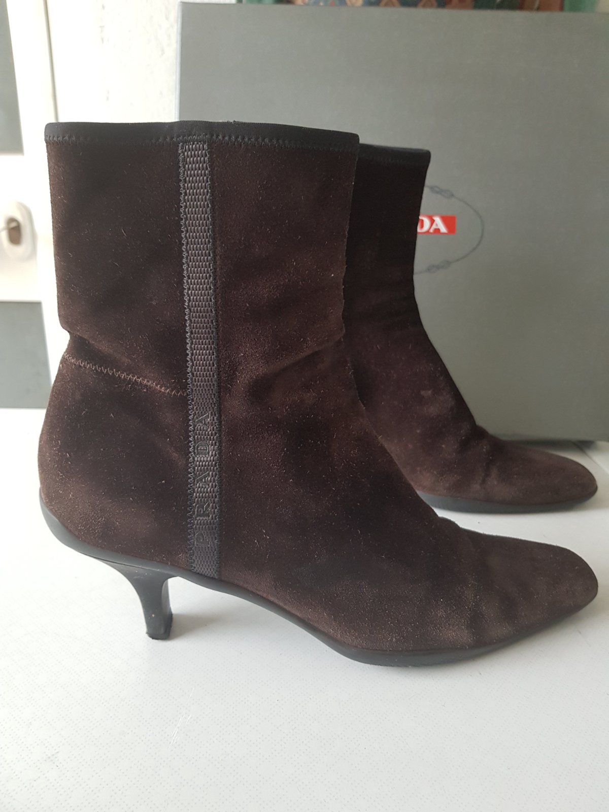 Bottines Prada en daim marron pointure 37