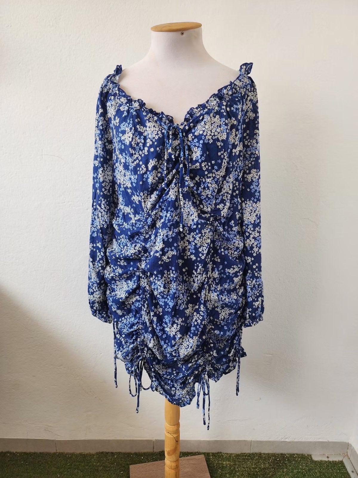 Robe neuve avec étiquette taille 42/44